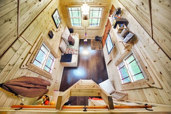 Tiny Tack House: una Tiny House de madera construida sobre un remolque